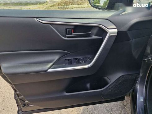 Toyota RAV4 2019 - фото 13