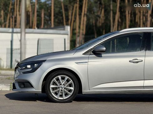 Renault Megane 2017 - фото 12