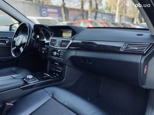 Mercedes-Benz E-Класс 2011 серый - фото 19