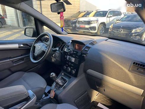 Opel Zafira 2011 - фото 18