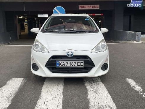 Toyota Aqua 2015 - фото 6