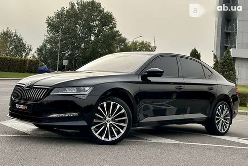 Skoda Superb 2020 - фото 5