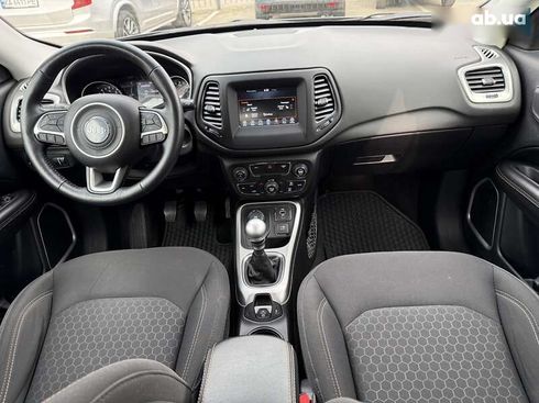 Jeep Compass 2018 - фото 30