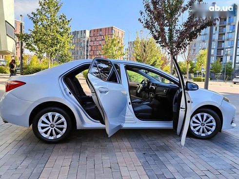 Toyota Corolla 2019 - фото 26