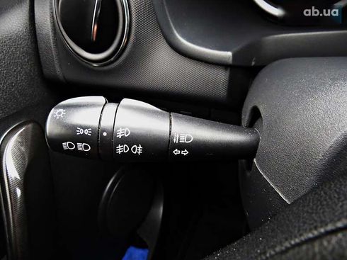 Renault Logan 2017 - фото 8