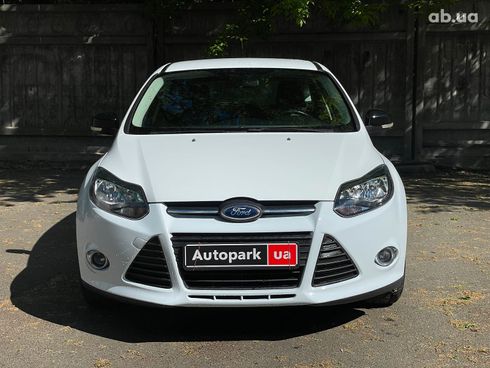 Ford Focus 2012 белый - фото 2