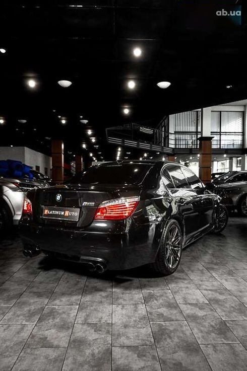 BMW M5 2006 - фото 12