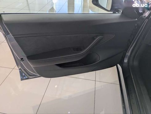 Tesla Model 3 2020 - фото 11