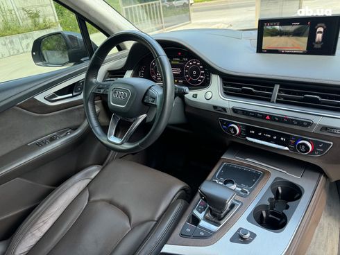 Audi Q7 2018 серый - фото 6