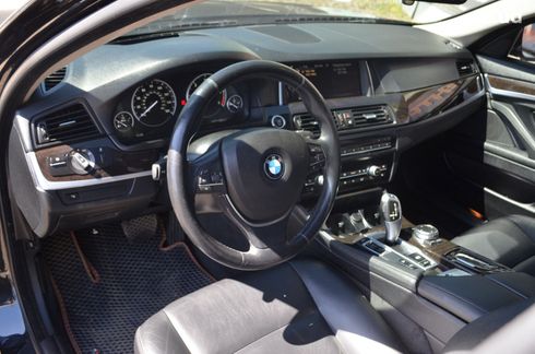 BMW 5 серия 2015 черный - фото 11