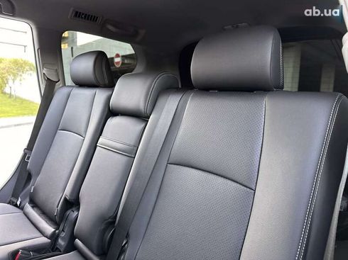 Toyota Land Cruiser Prado 2021 - фото 30