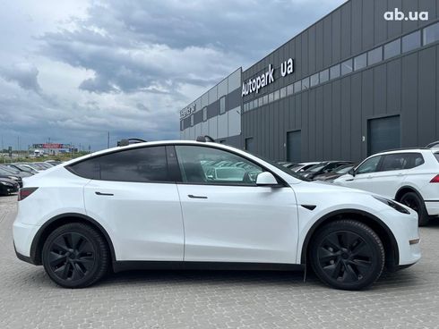 Tesla Model Y 2024 белый - фото 12