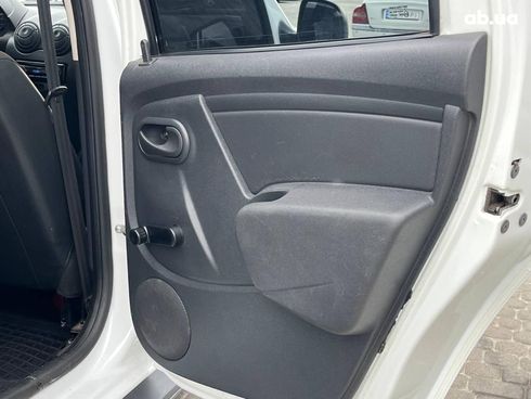 Renault Duster 2010 белый - фото 23