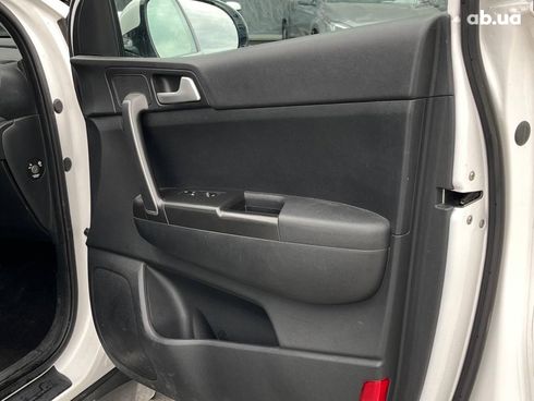 Kia Sportage 2016 белый - фото 14