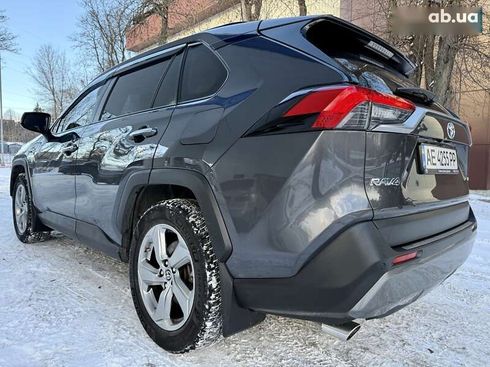 Toyota RAV4 2021 - фото 15