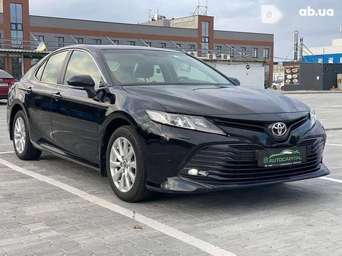 Toyota Camry 2020 - фото 11