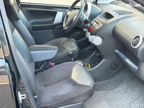 Peugeot 107 2012 черный - фото 21