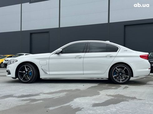 BMW 5 серия 2018 белый - фото 5