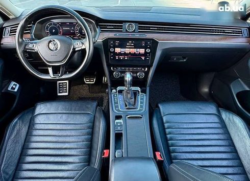 Volkswagen Passat 2018 - фото 26