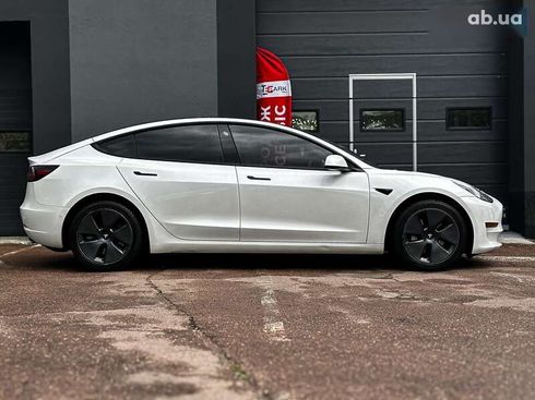 Tesla Model 3 2022 - фото 11