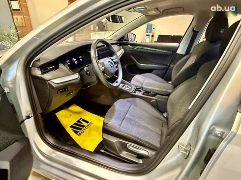 Skoda Octavia 2022 - фото 19