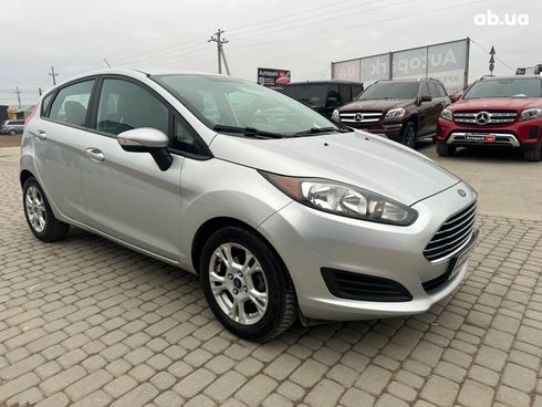 Ford Fiesta 2016 серый - фото 8