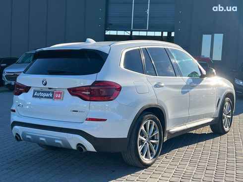 BMW X3 2018 белый - фото 7