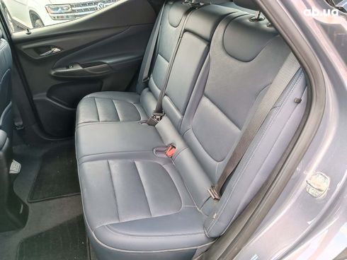 Chevrolet Bolt 2022 серый - фото 11