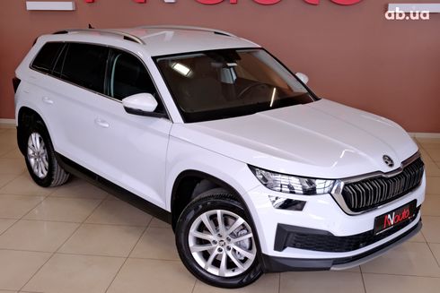 Skoda Kodiaq 2022 белый - фото 4