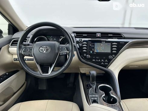 Toyota Camry 2020 - фото 30