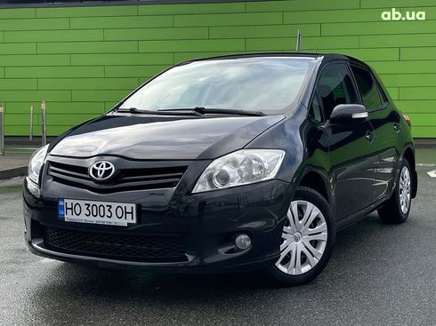 Toyota Auris 2010 - фото 2