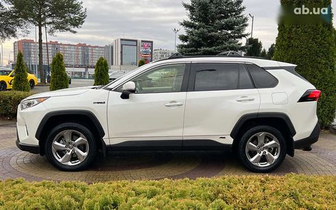 Toyota RAV4 2021 - фото 4