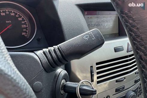 Opel Astra 2007 - фото 18