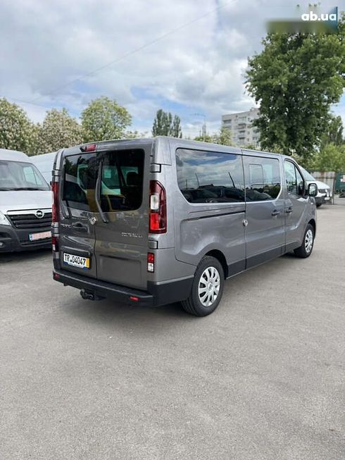 Renault Trafic 2016 - фото 9