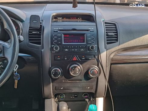 Kia Sorento 2011 красный - фото 17