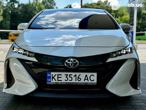 Toyota Prius 2022 - фото 8