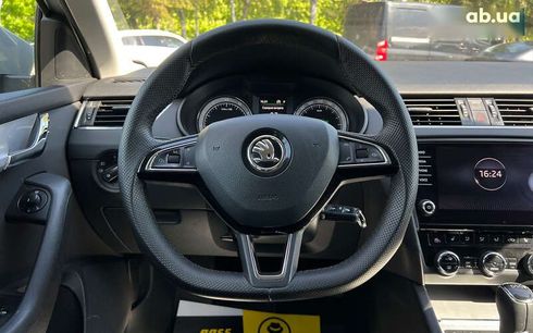 Skoda Octavia 2017 - фото 12