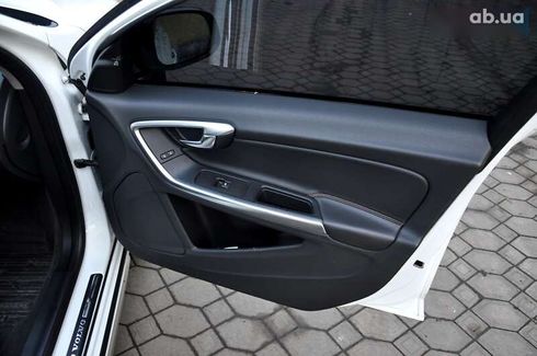 Volvo V60 Cross Country 2015 - фото 28
