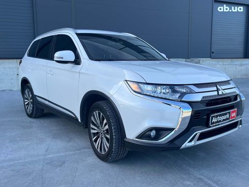 Mitsubishi Outlander 2020 белый - фото 3