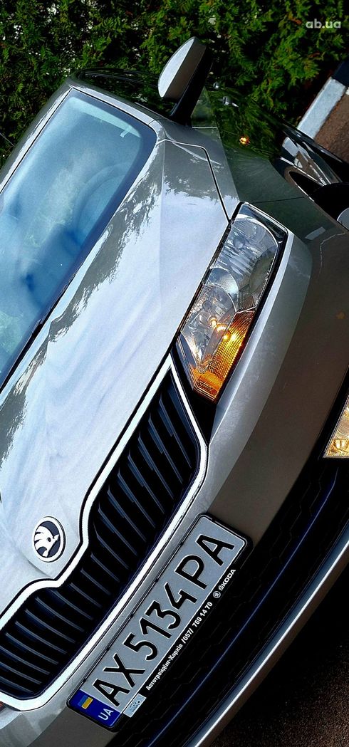 Skoda Rapid 2013 бежевый - фото 7