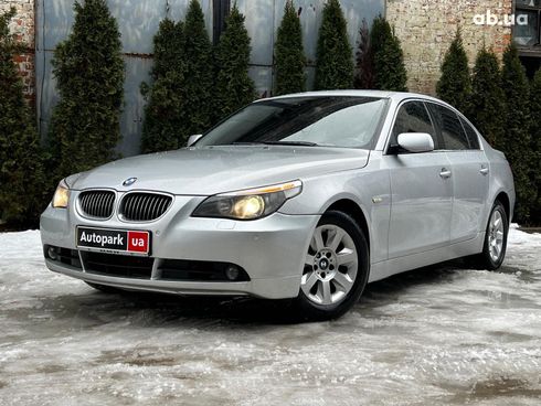 BMW 5 серия 2005 серый - фото 1
