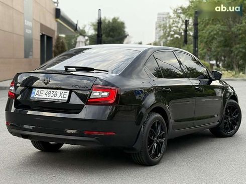 Skoda Octavia 2017 - фото 7