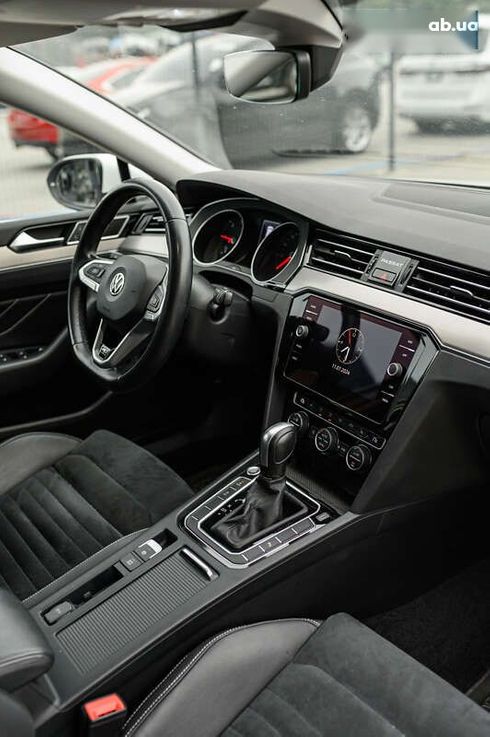 Volkswagen Passat 2020 - фото 20