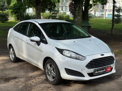 Ford Fiesta 2018 белый - фото 3