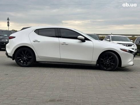 Mazda 3 2019 белый - фото 12