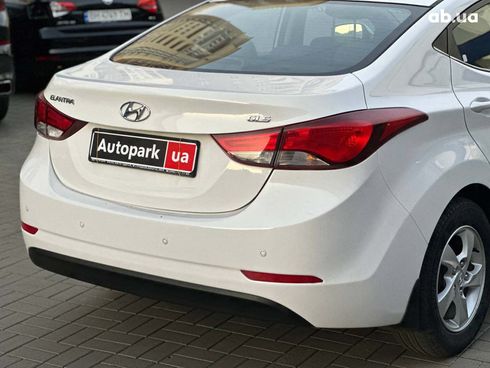 Hyundai Elantra 2015 белый - фото 6