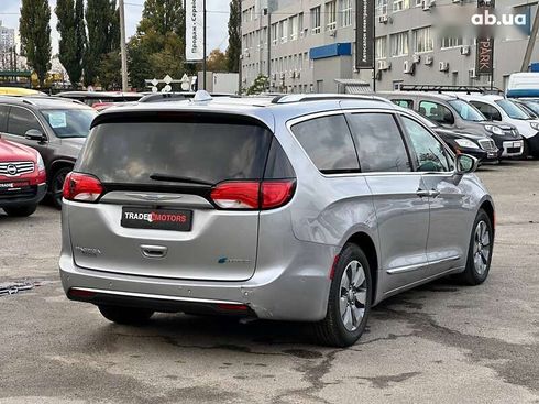 Chrysler Pacifica 2017 - фото 16