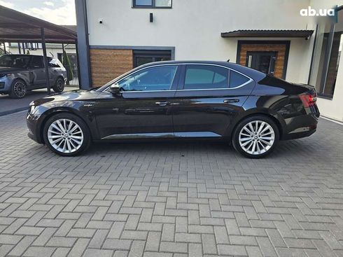 Skoda Superb 2016 - фото 5
