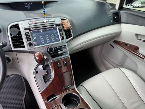 Toyota Venza 2009 белый - фото 42