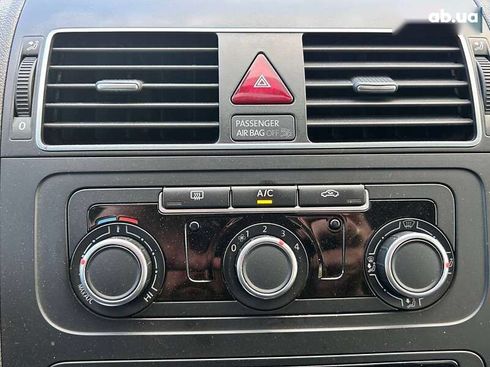 Volkswagen Touran 2015 - фото 19